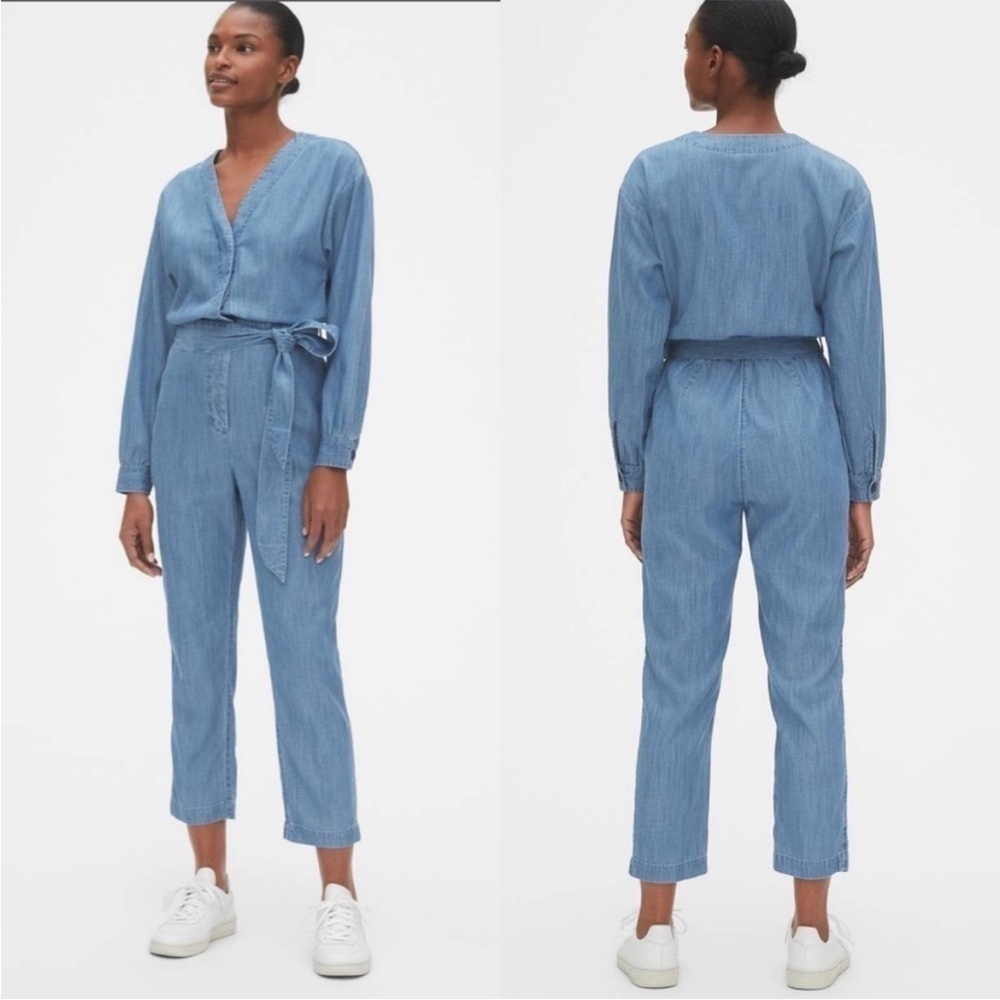 GAP chambray jean denim v-neck tie belt jumpsuit jumper romper size 00